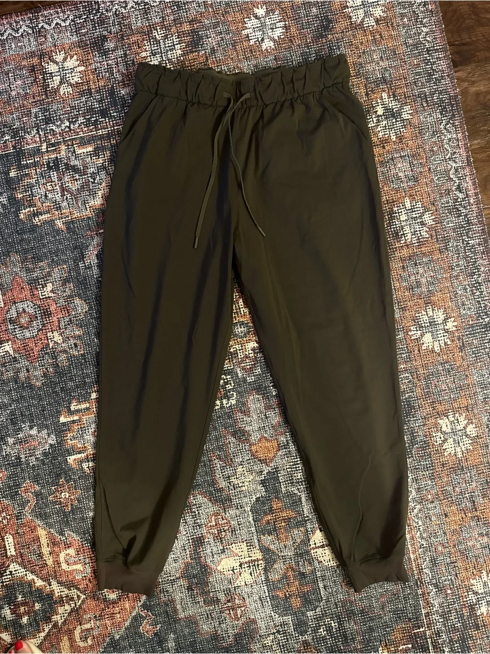 Lululemon Stretch High-Rise Jogger
